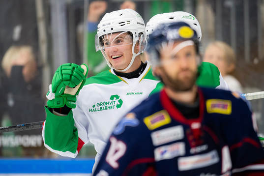 Rögles Nils Höglander jublar medan Linköping Sebastian