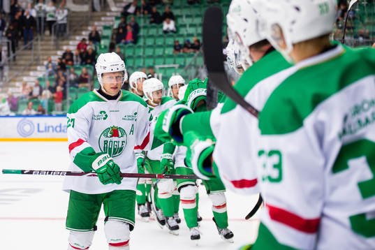 Rögles Jesper Williamsson jublar
