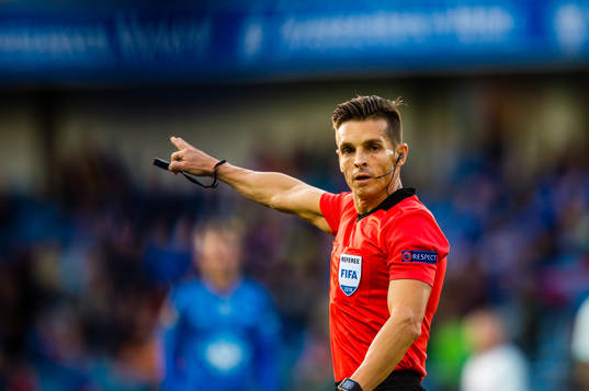 Carlos Del Cerro, referee