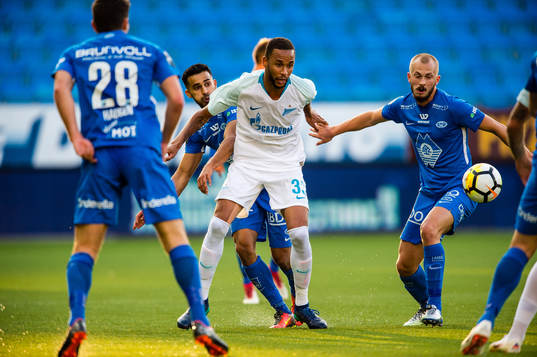 Hernani of Zenit and Eirik Hestad of Molde