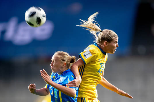 Ukrainas Veronika Andrukhiv och Sveriges Olivia Schough