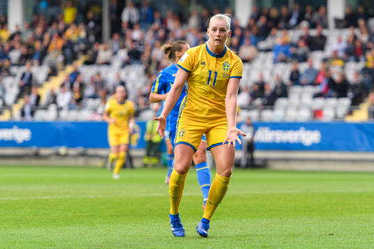 Sveriges Stina Blackstenius reagerar