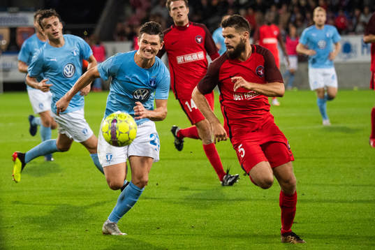 Marcus Antonsson of Malmö FF and Marc Dal Hende of