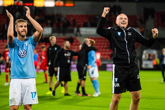 Rasmus Bengtsson and head coach Uwe Rösler of Malmö FF