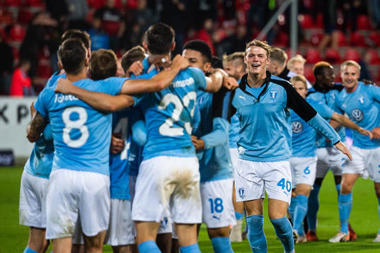 Hugo Andersson of Malmö FF celebrates
