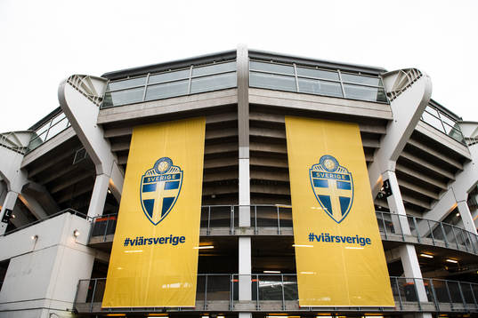 Två vepor hänger på Gamla Ullevi