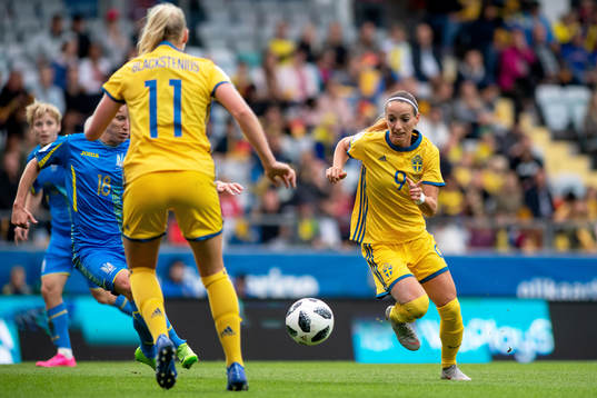 Sveriges Kosovare Asllani