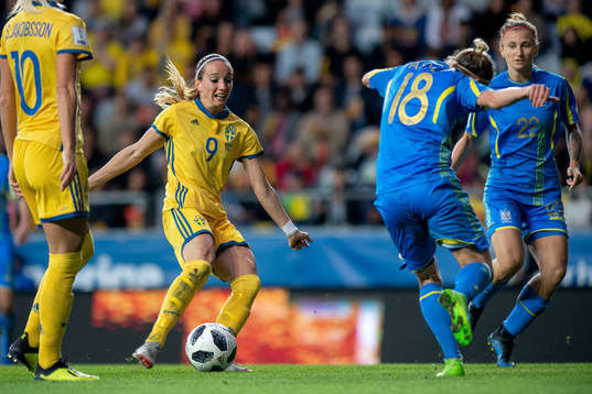 Sveriges Kosovare Asllani gör 3-0