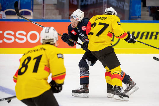 Dominik Bokk of Växjö and Marc Kämpf of Berns
