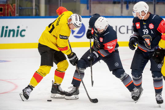 Roman Horak of Växjö and Gregory Sciaroniof Berns