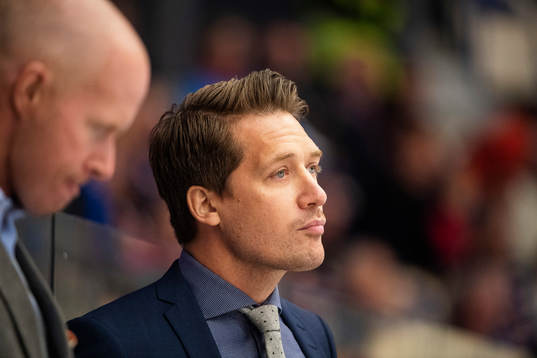 Head Coach Sam Hallam of Växjö