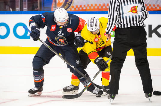 Janne Pesonen of Växjö and Mark Arcobello of Berns
