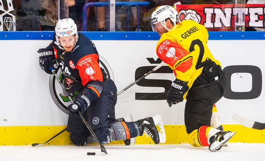 Brendan Shinnimin of Växjö and Beat Gerber of Berns