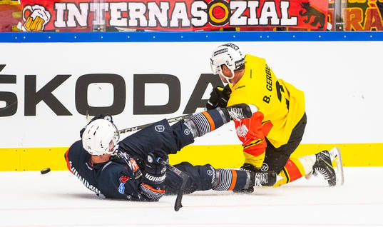 Brendan Shinnimin of Växjö and Beat Gerber of Berns