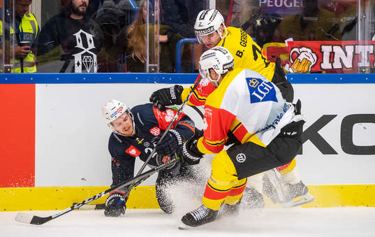 Brendan Shinnimin of Växjö and Beat Gerber and Simon