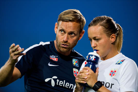Martin Sjögren, head coach of Norway, and Kristine Minde