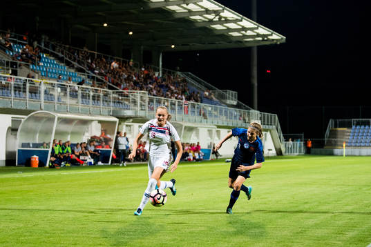 Frida Maanum of Norway and Alexandra Holla of Slovakia