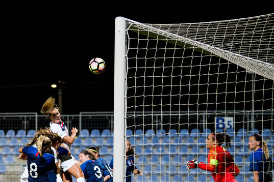 Lisa-Marie Karlseng Utland of Norway scores the 0-3 goal