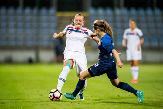 Frida Maanum of Norway and Alexandra Holla of Slovakia