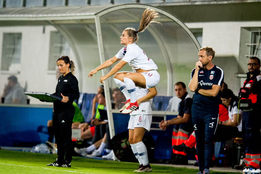 Emilie Bosshard Haavi of Norway prepares to come