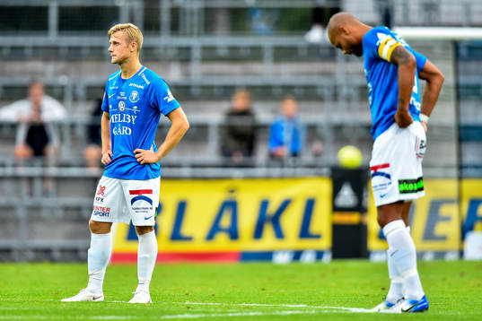 Trelleborgs Erik Andersson och Salif Camara Jönsson deppar