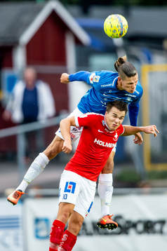 Trelleborgs Isak Jönsson mot Norrköpings Simon Skrabb