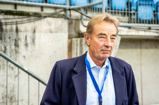 Tom Prahl innan fotbollsmatchen i Allsvenskan mellan