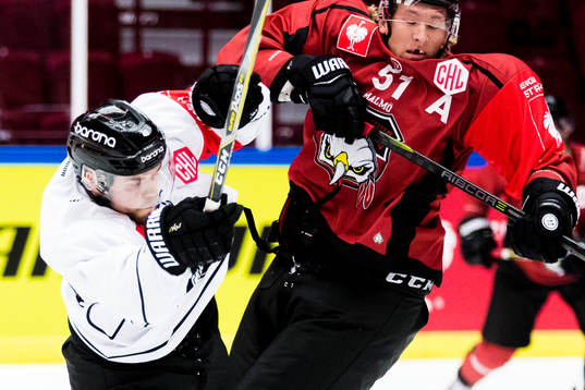 Otto Nieminen of TPS Åbo and Emil A Sylvegård of Malmö