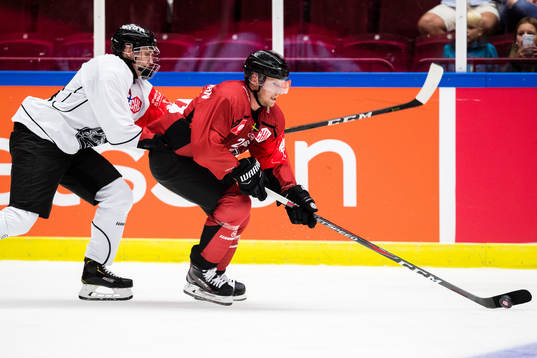 Kaapo Kakko of TPS Åbo and Axel Wemmenborn of Malmö