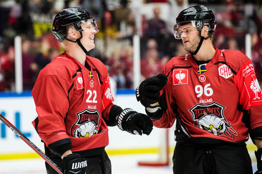 Lars Bryggman of Malmö Redhawks and Kim Rosdahl of Malmö