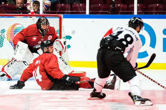 Goalkeeper Oscar Alsenfelt of Malmö Redhawks
