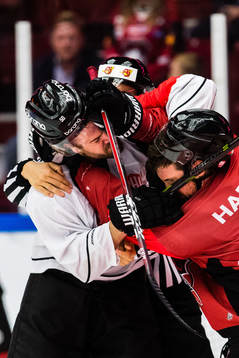 Nichlas Hardt of Malmö Redhawks and Simon Souranta of TPS