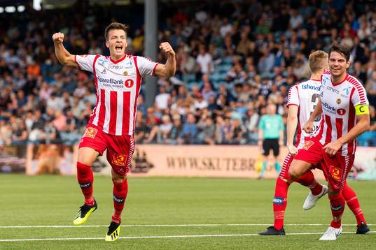 Jostein Gundersen of Tromsø celebrates  asfter 2-3