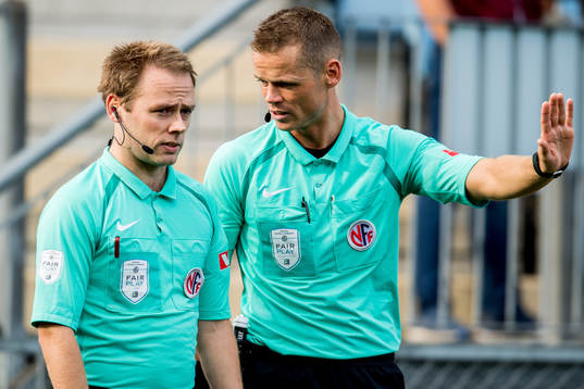 Referee Sigurd Smehus Kringstad
