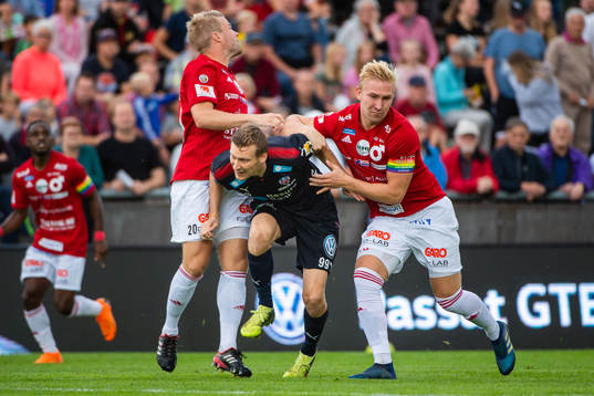 Helsingborgs Andri Runar Bjarnason och Degerfors Oliver