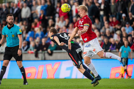 Helsingborgs Andri Runar Bjarnason och Degerfors Oliver