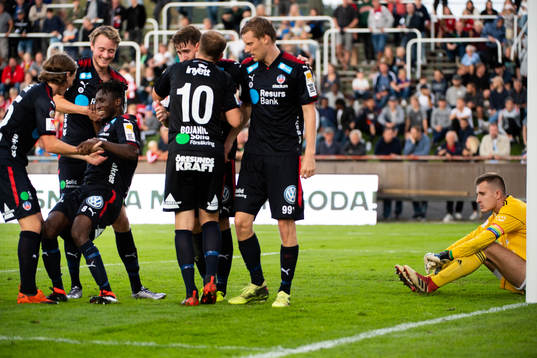 Degerfors målvakt Dario Miskic deppar