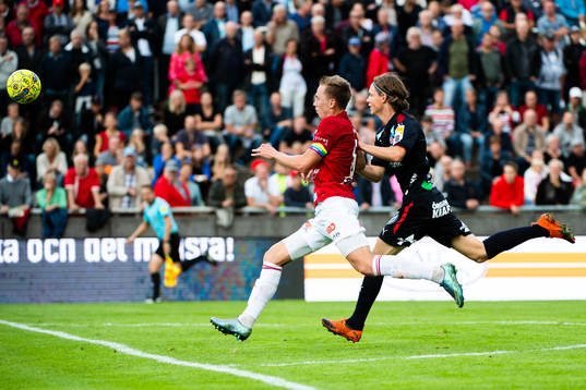 Degerfors Erik Lindell och Helsingborgs Max Svensson