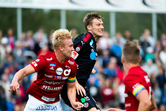 Degerfors Oliver Ekroth och Helsingborgs Andri Runar