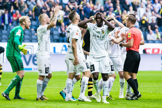 s straff går om i första halvleken