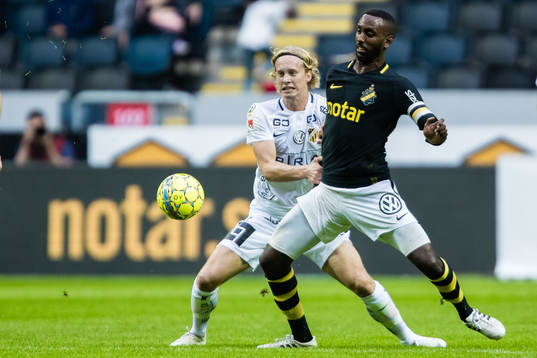 s Henok Goitom och Häckens Gustav Berggren