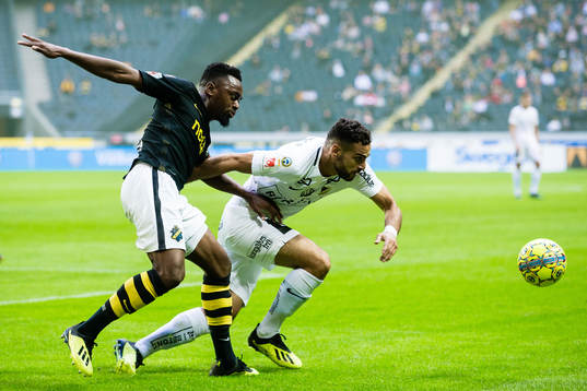 s Heradi Rashidi och Häckens Mervan Celik