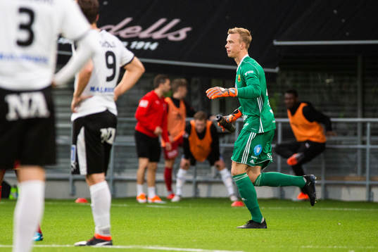 Östersunds målvakt Andreas Andersson blir inbytt