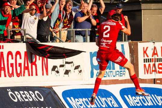 Östersunds Tom Pettersson jublar