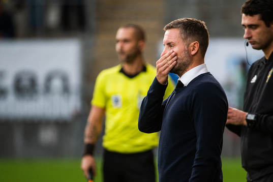 Örebros tränare Axel Kjäll deppar