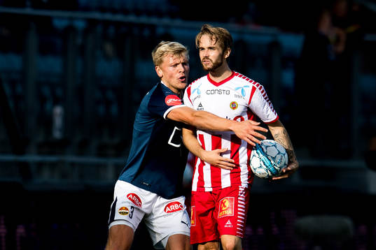 Jonathan Parr of Strømsgodset and Daniel Berntsen of