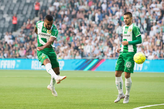 Hammarbys Junes Barny med ett skott