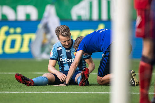 Djurgårdens Jacob Une Larsson får vård