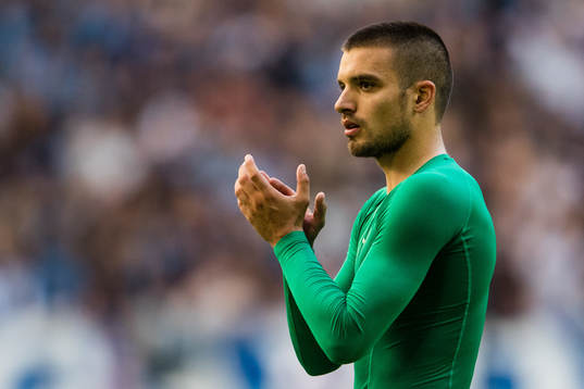 Hammarbys Vladimir Rodic  tackar publiken