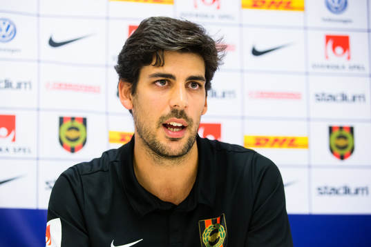 Brommapojkarnas assisterande tränare Gonçalo Pereira på